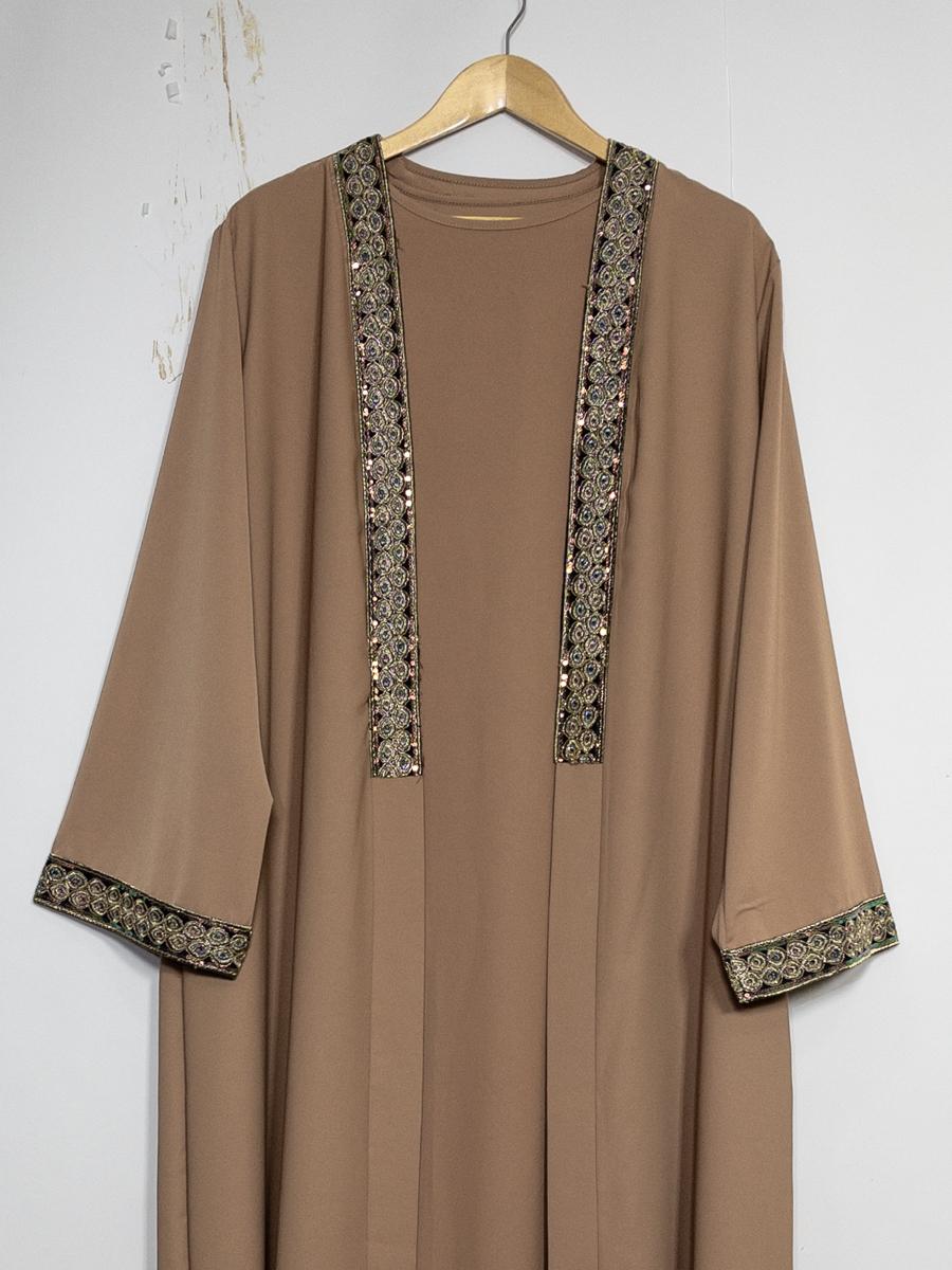 L'ensemble robe gilet brodé