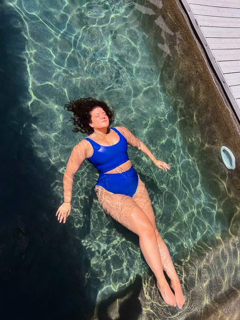 Le haut de bikini