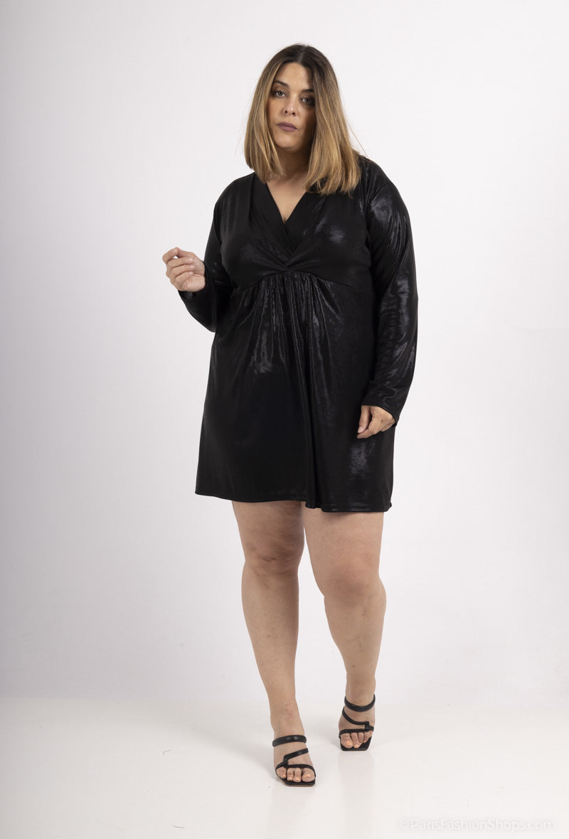 La robe brillante courte