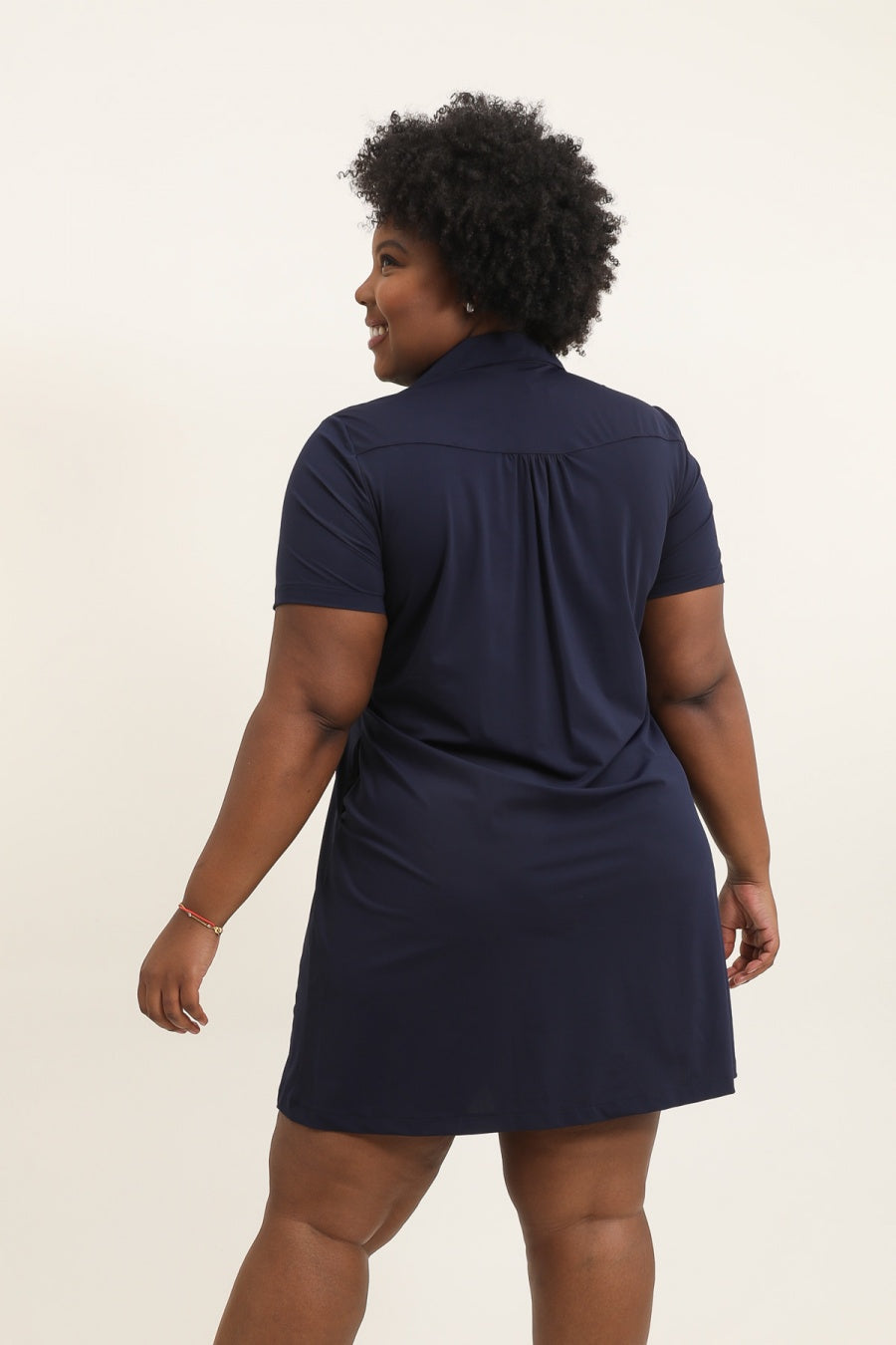 La robe courte à boutons