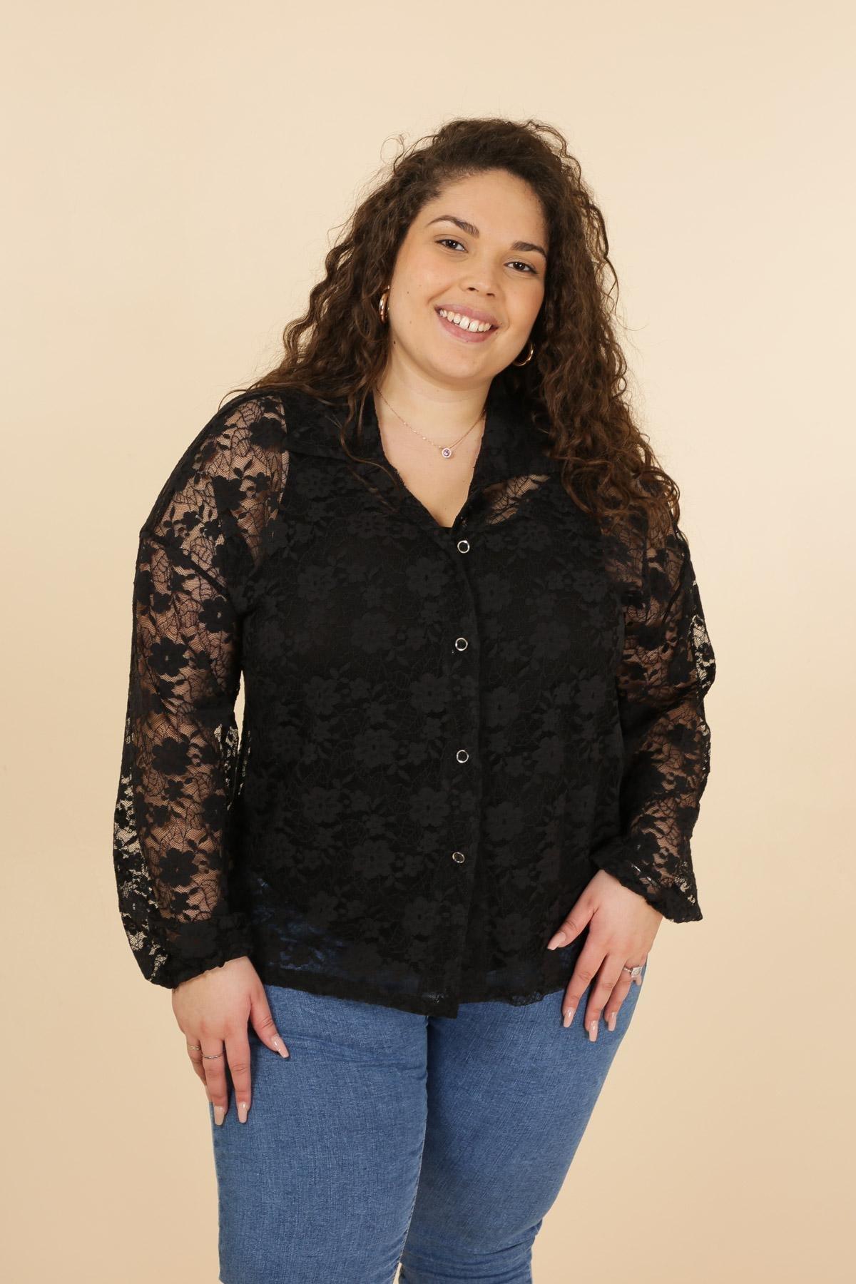 La chemise en dentelle