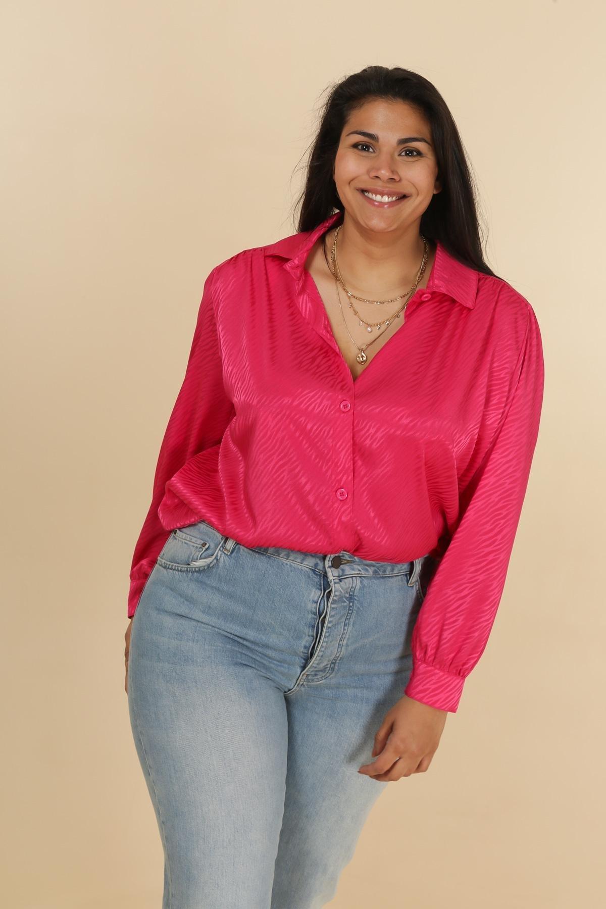 La chemise en satin