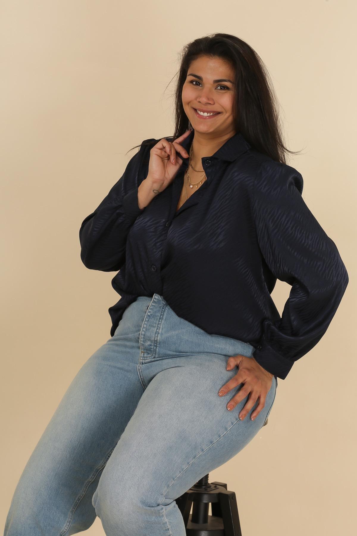 La chemise en satin