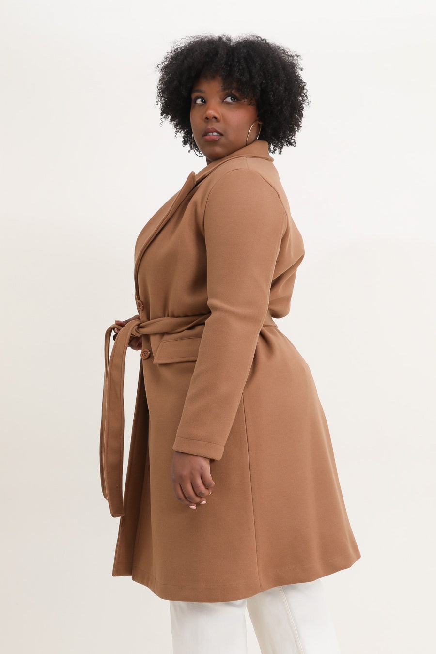 Le manteau à ceinture