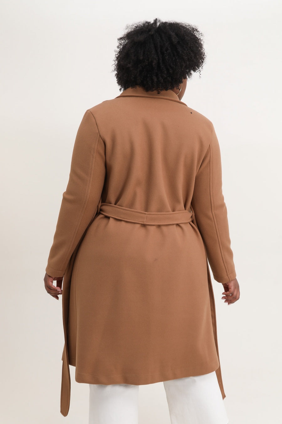 Le manteau à ceinture