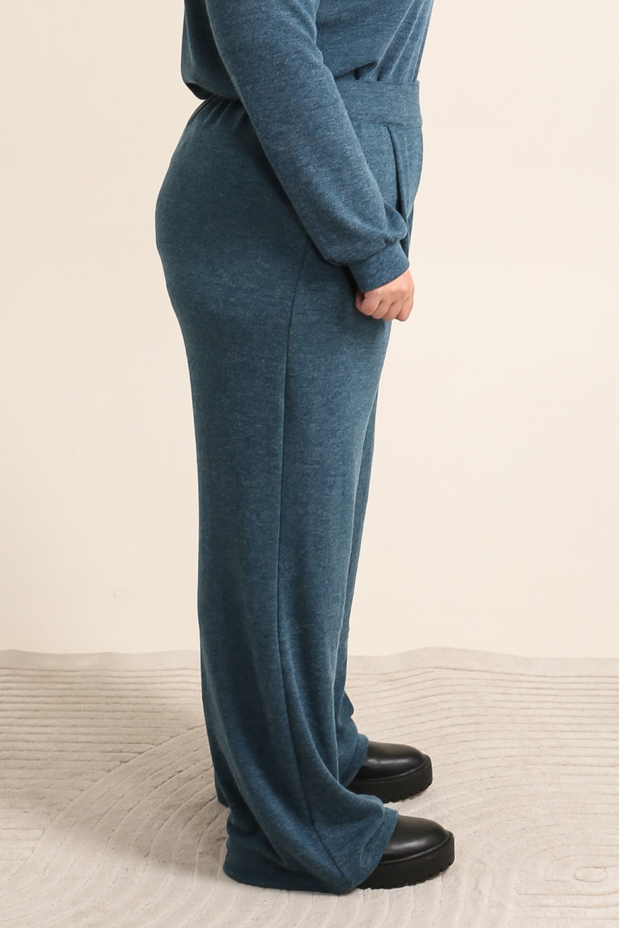 Le pantalon fluide à pinces