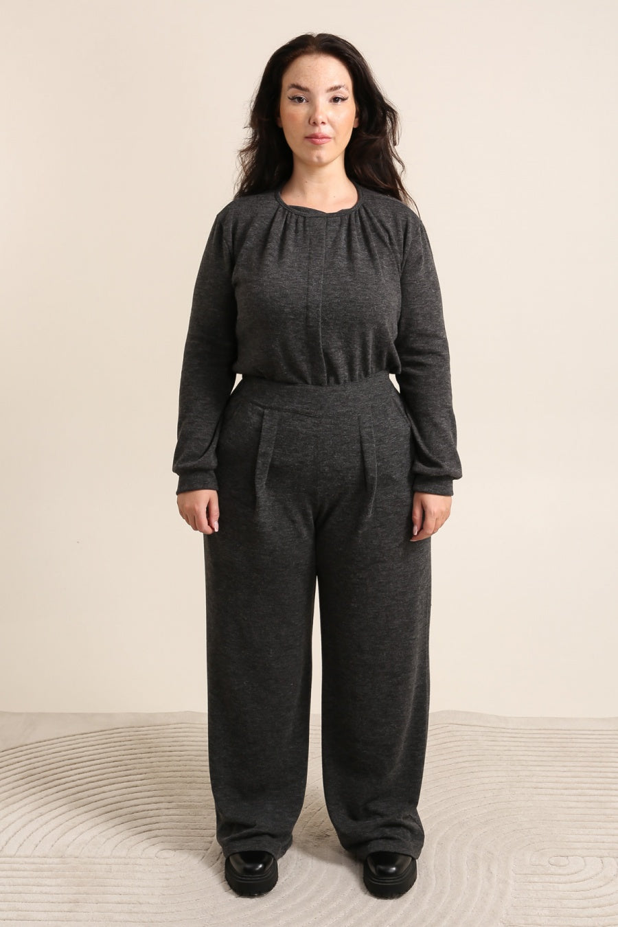 Le pantalon fluide à pinces