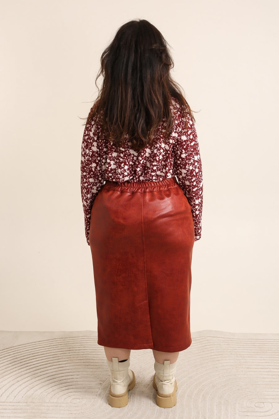 La jupe longue en simili cuir