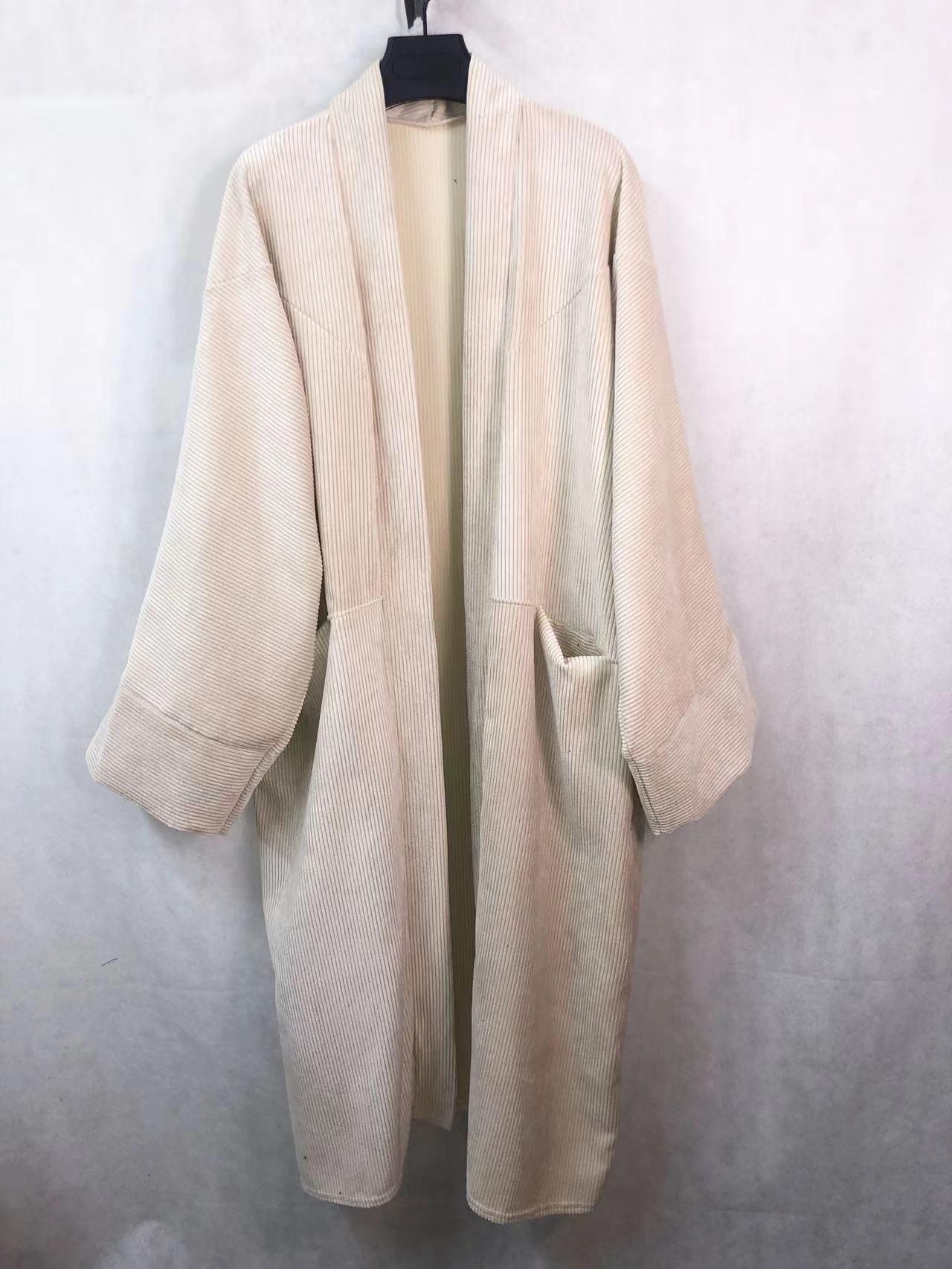 Le gilet en velours côtelé