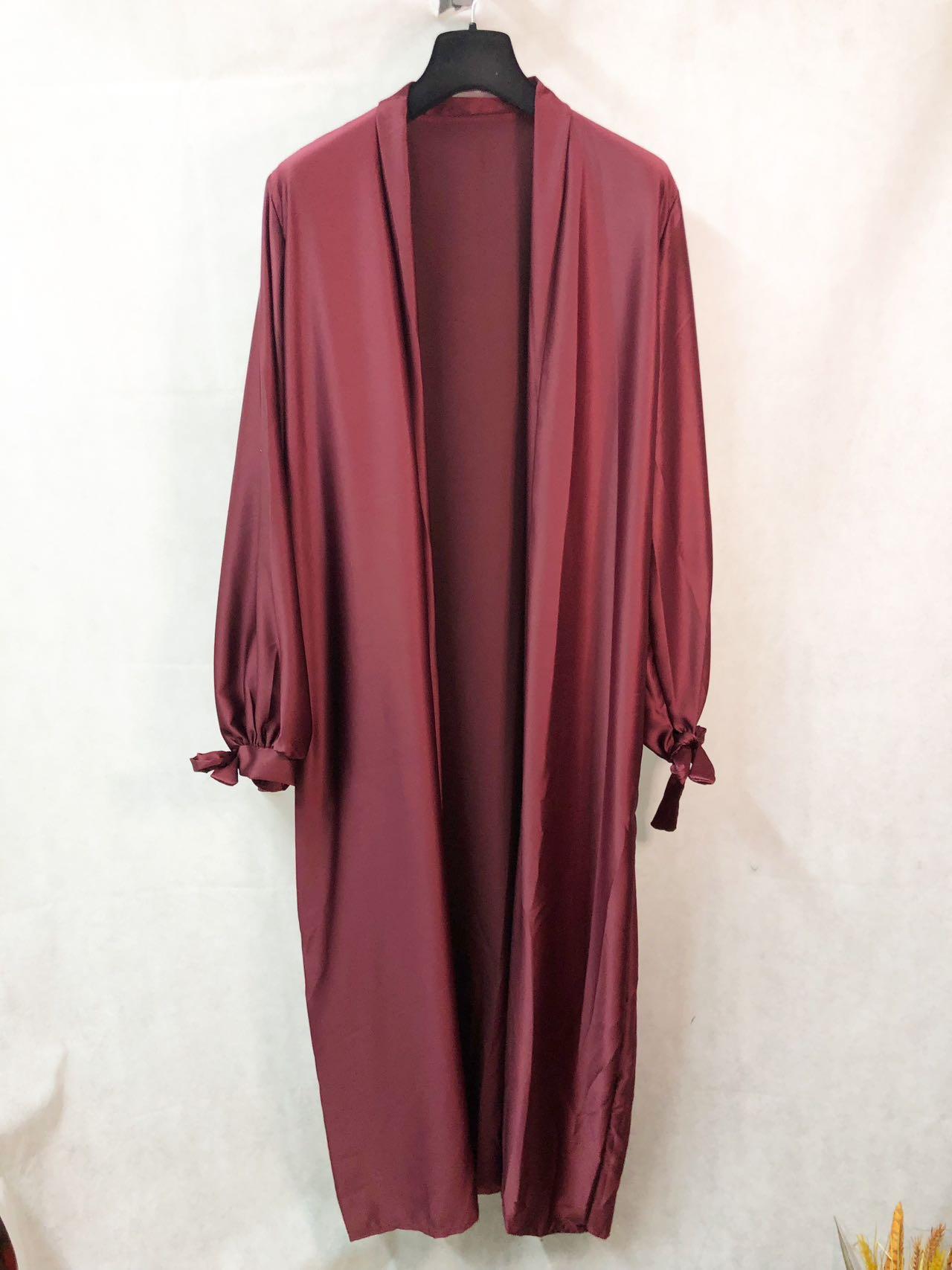 Le gilet long satiné