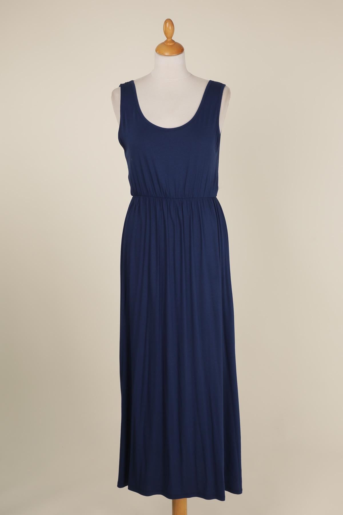 La robe à bretelles larges