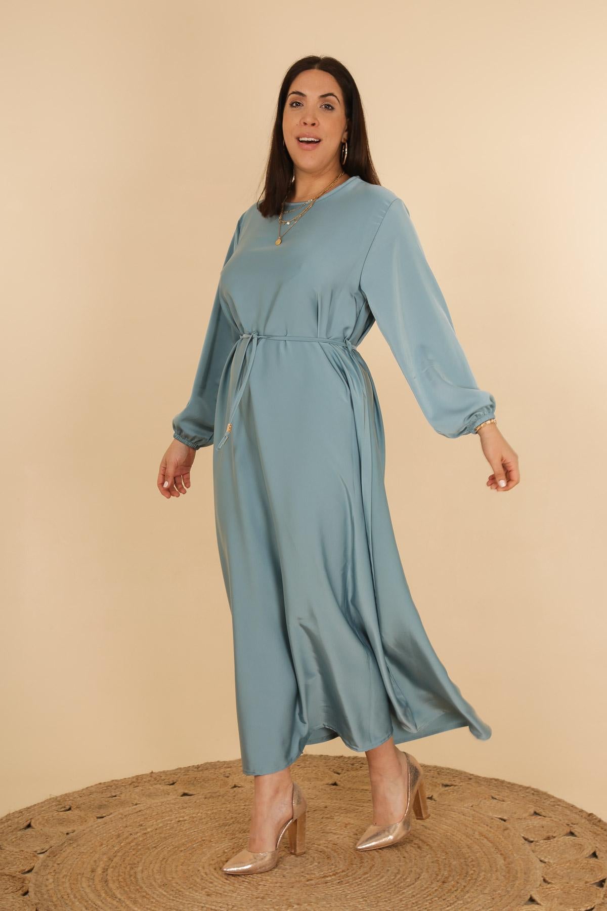 La robe longue satinée - Big Fab Fashion