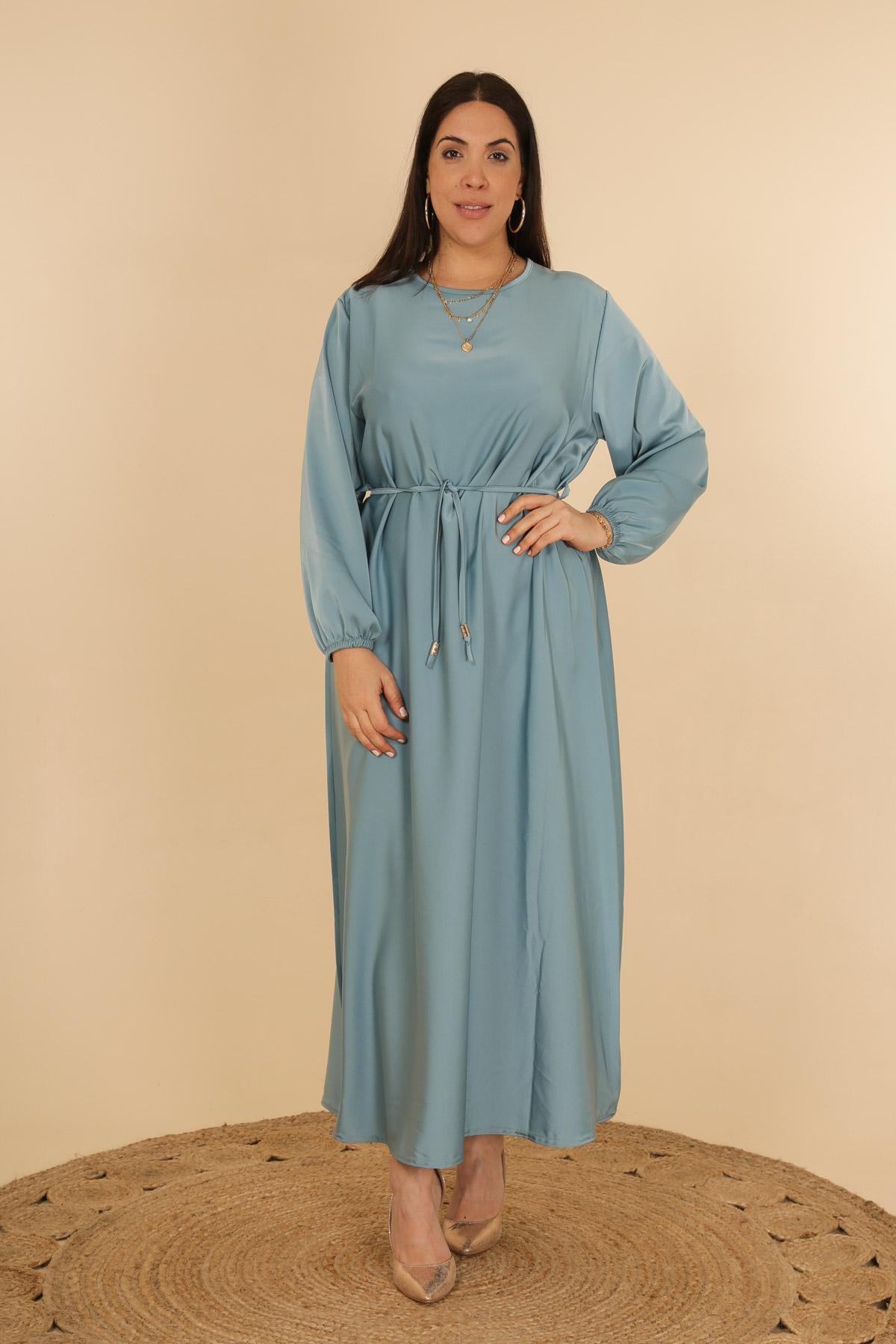 La robe longue satinée - Big Fab Fashion