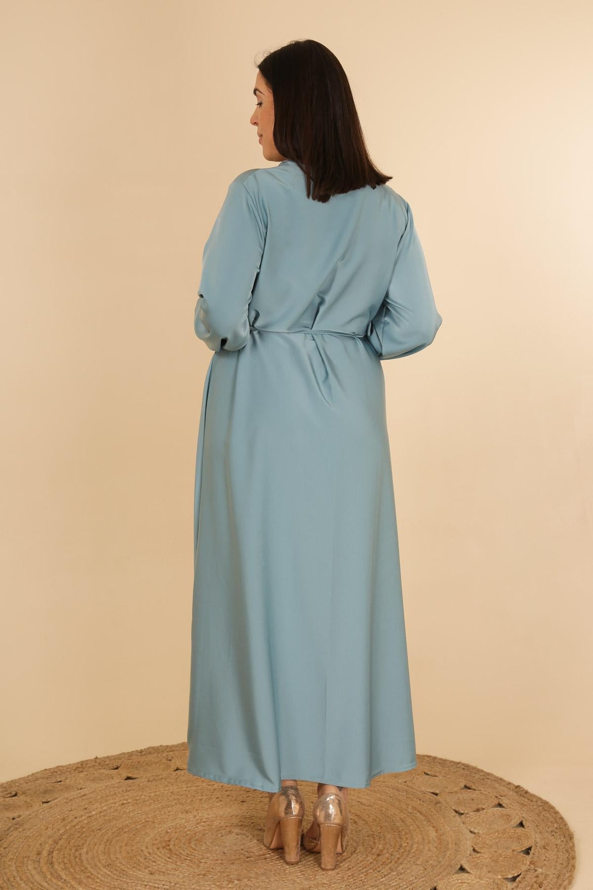 La robe longue satinée - Big Fab Fashion