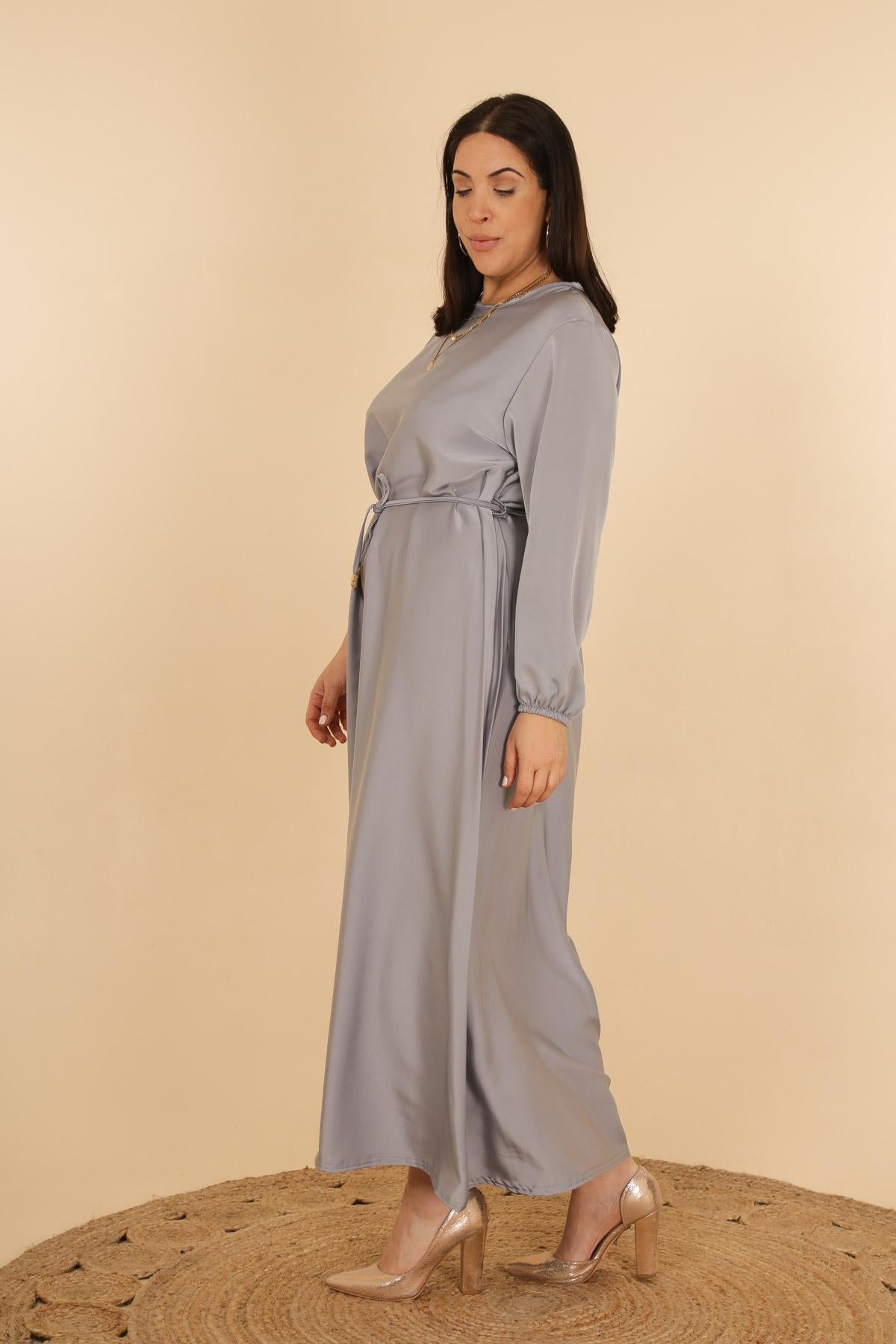 La robe longue satinée - Big Fab Fashion