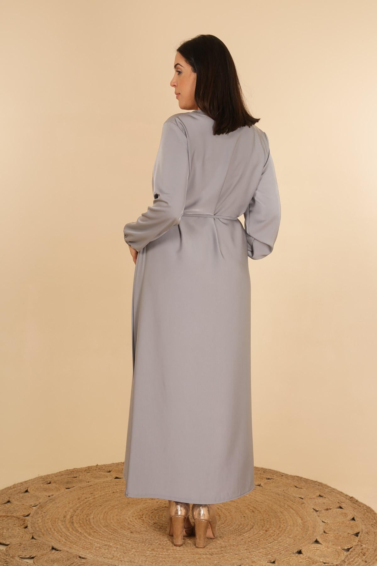 La robe longue satinée - Big Fab Fashion