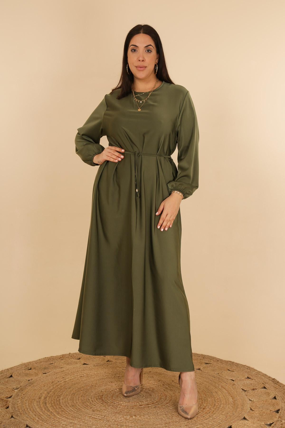 La robe longue satinée - Big Fab Fashion