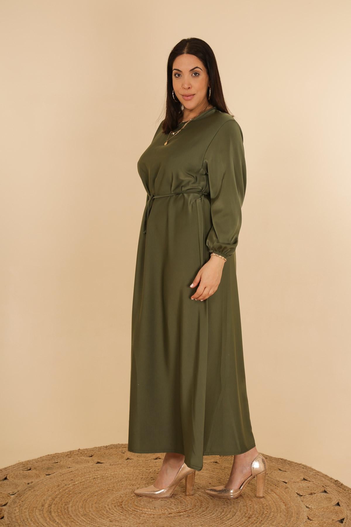 La robe longue satinée - Big Fab Fashion