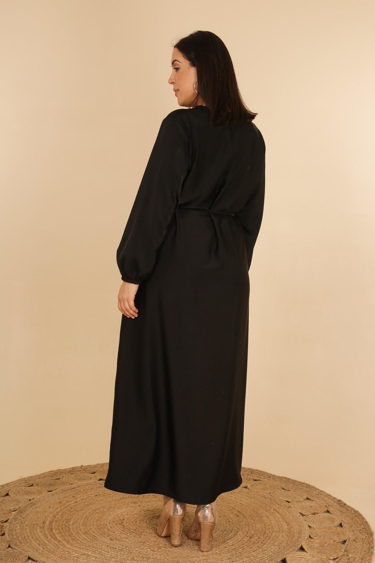La robe longue satinée - Big Fab Fashion