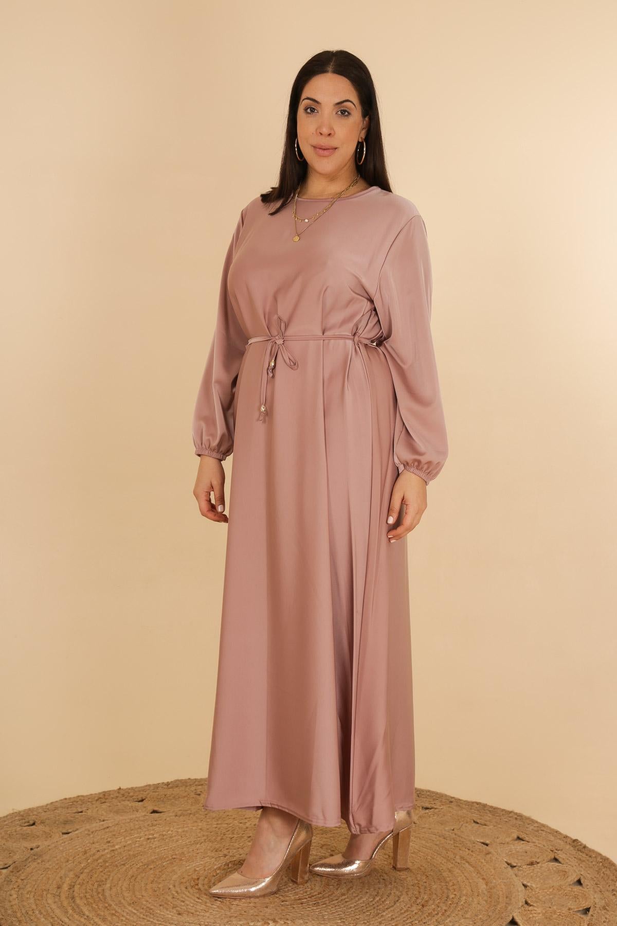 La robe longue satinée - Big Fab Fashion
