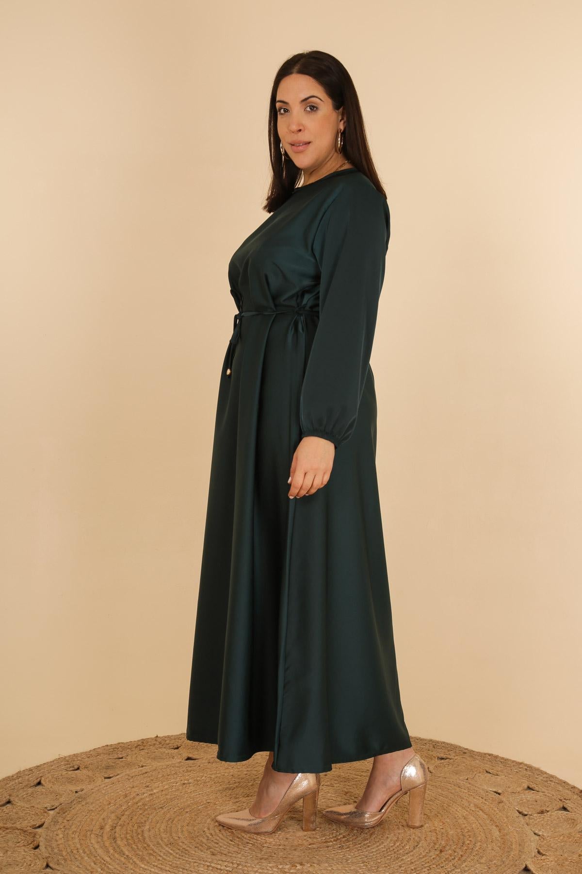 La robe longue satinée - Big Fab Fashion
