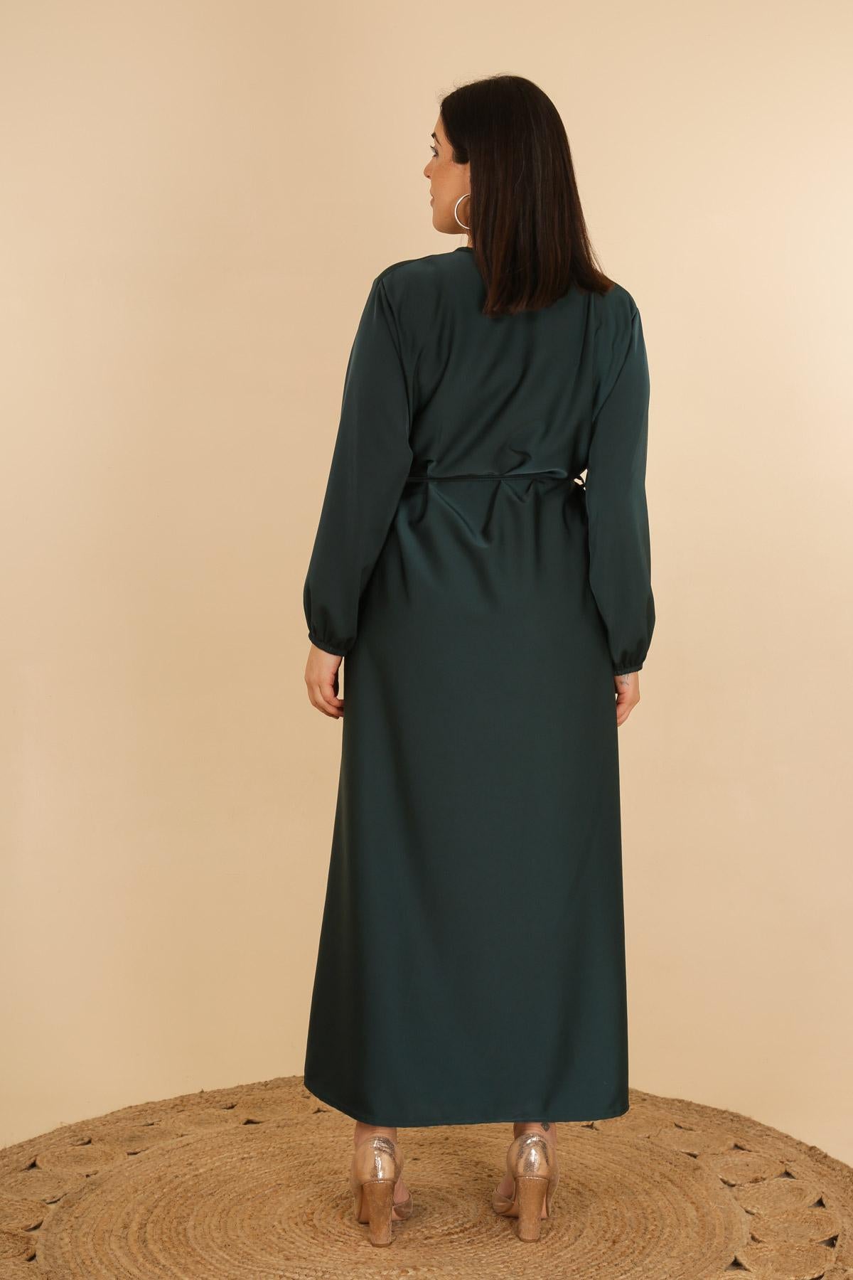 La robe longue satinée - Big Fab Fashion
