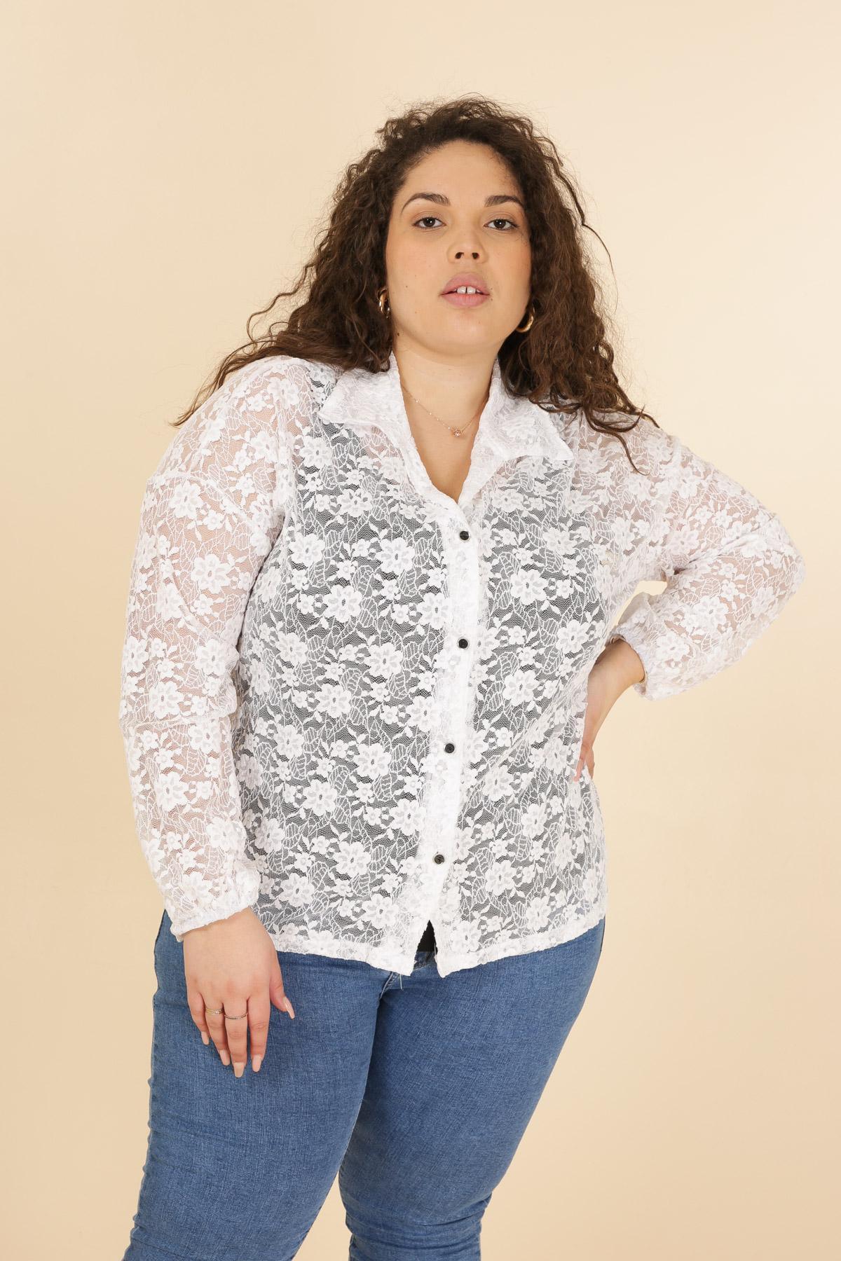 La chemise en dentelle