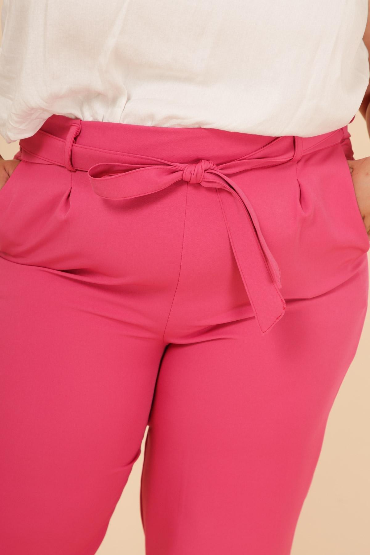 Le pantalon à ceinture
