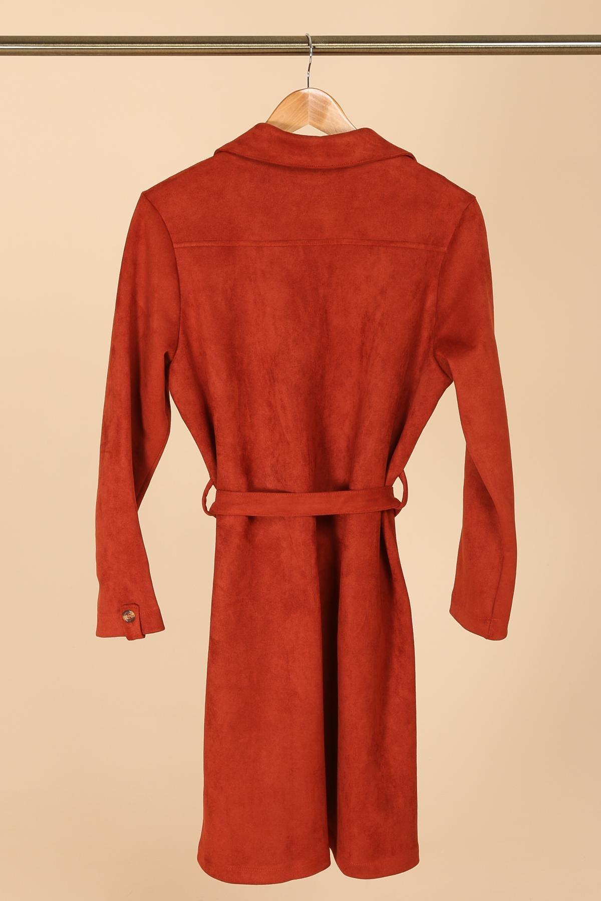 Le trench en suédine - Big Fab Fashion