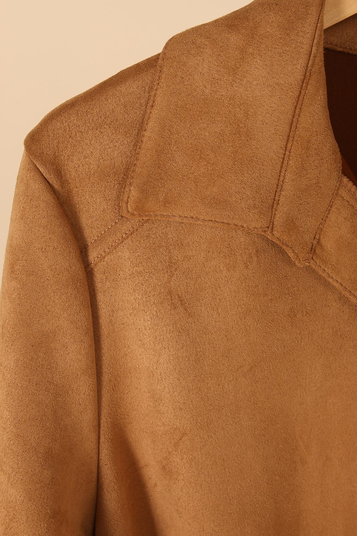 Le trench en suédine - Big Fab Fashion