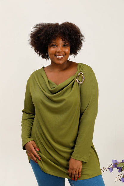 Le pull asymétrique