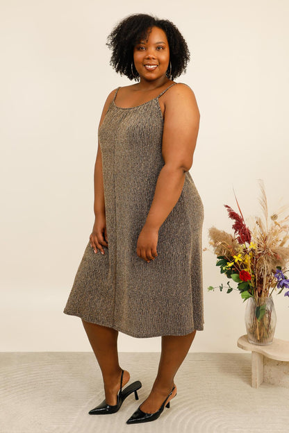 La robe pailletée à bretelles