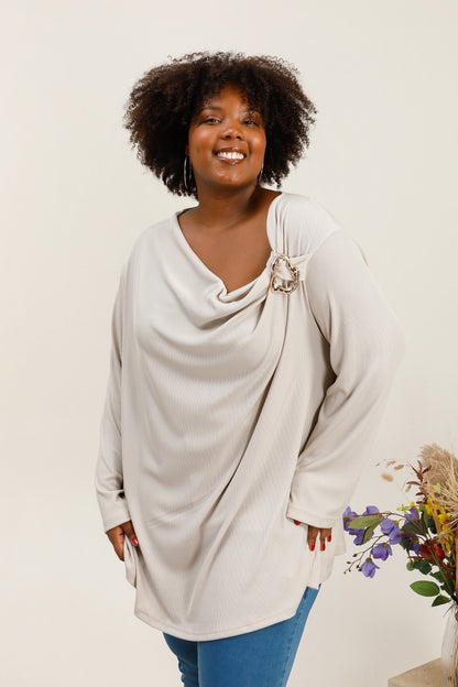 Le pull asymétrique