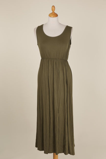 La robe à bretelles larges