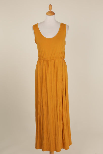 La robe à bretelles larges