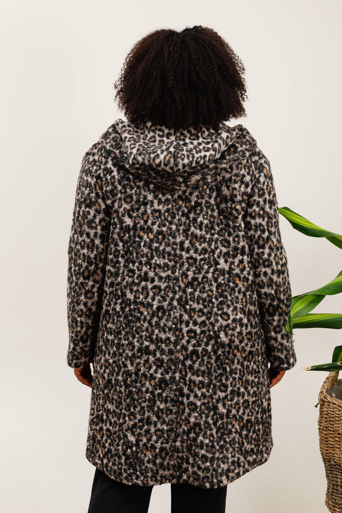 Le manteau léopard