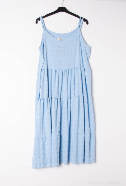 La robe babydoll à bretelles