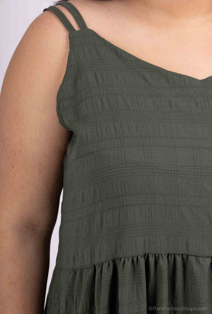 La robe babydoll à bretelles